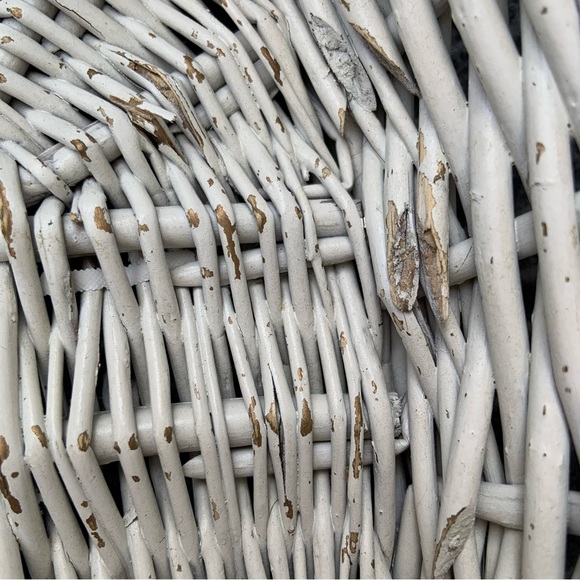 Vintage Basket / Home Decor Basket / Vintage White Basket / Old Fruit Basket. - Picture 16 of 17